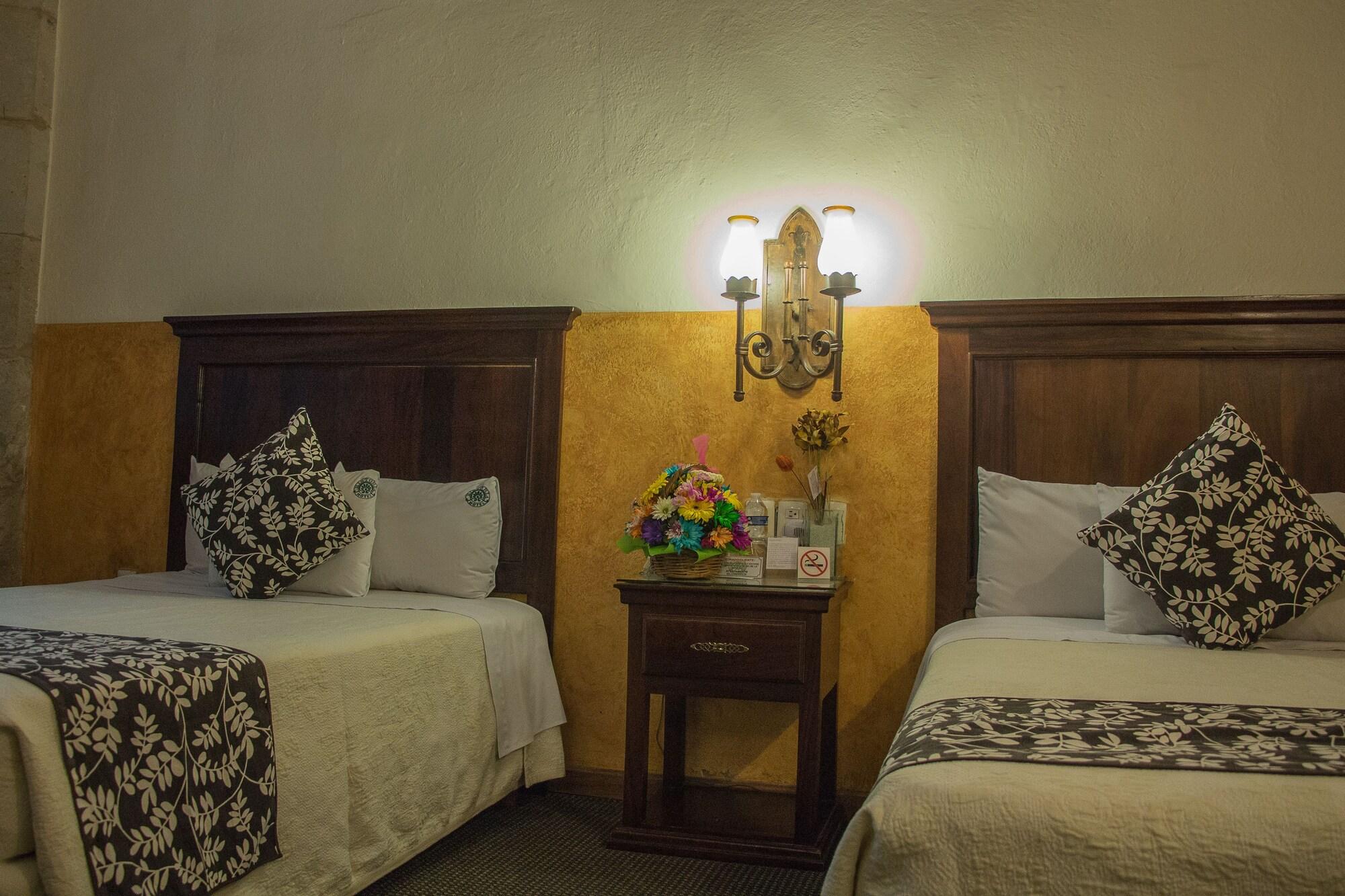 Hotel Historia Morelia Exterior photo