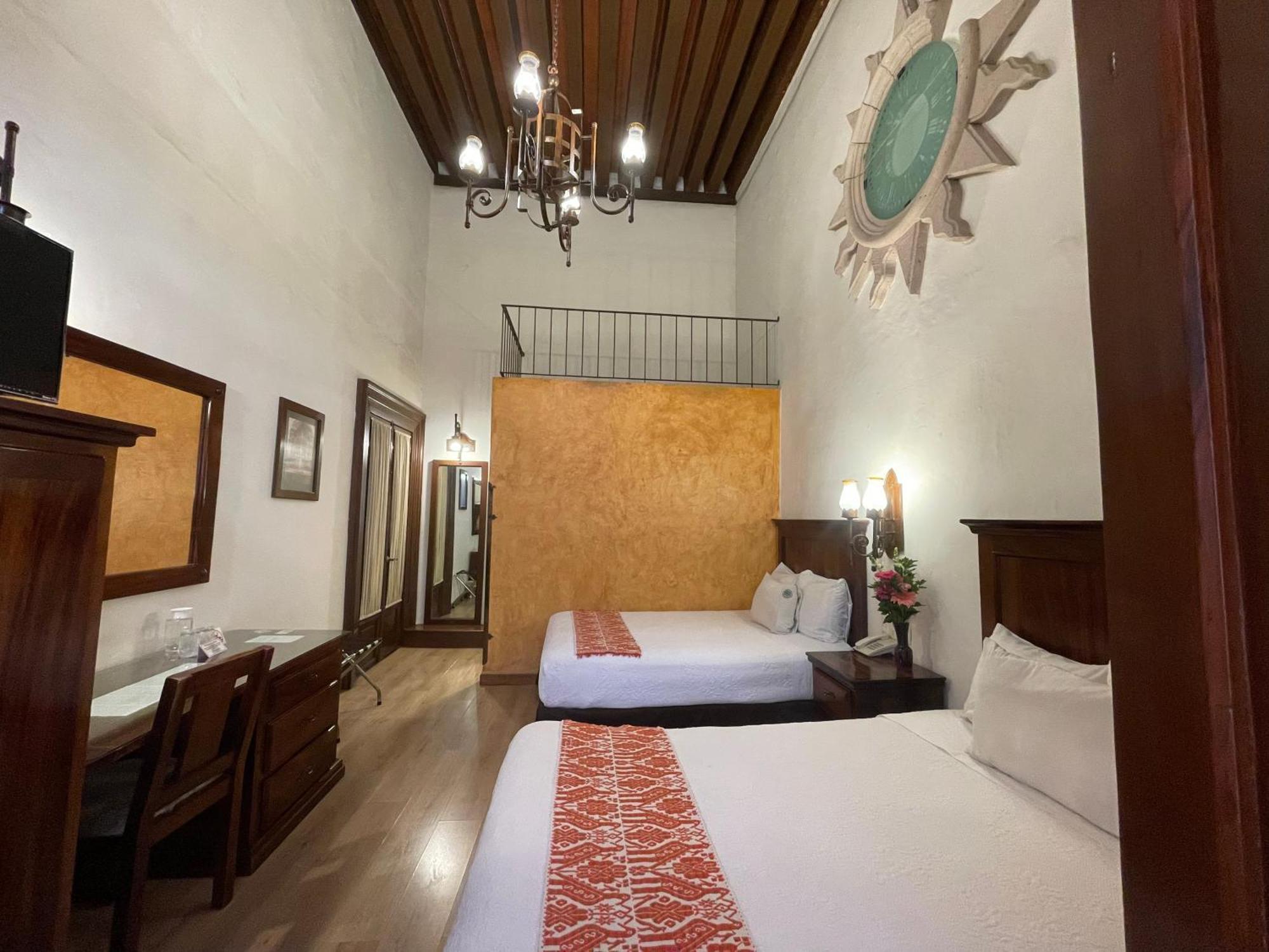 Hotel Historia Morelia Exterior photo