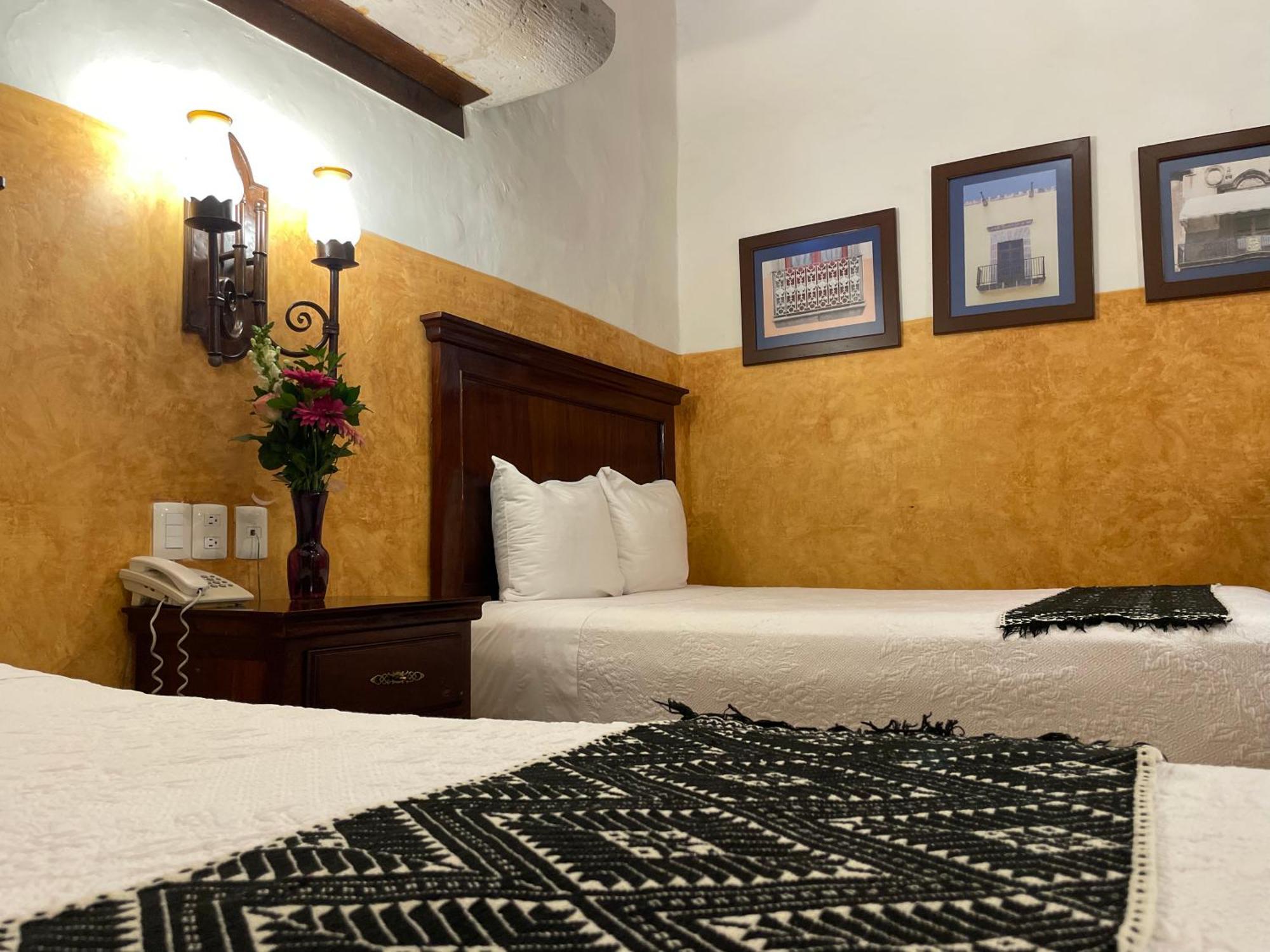 Hotel Historia Morelia Exterior photo