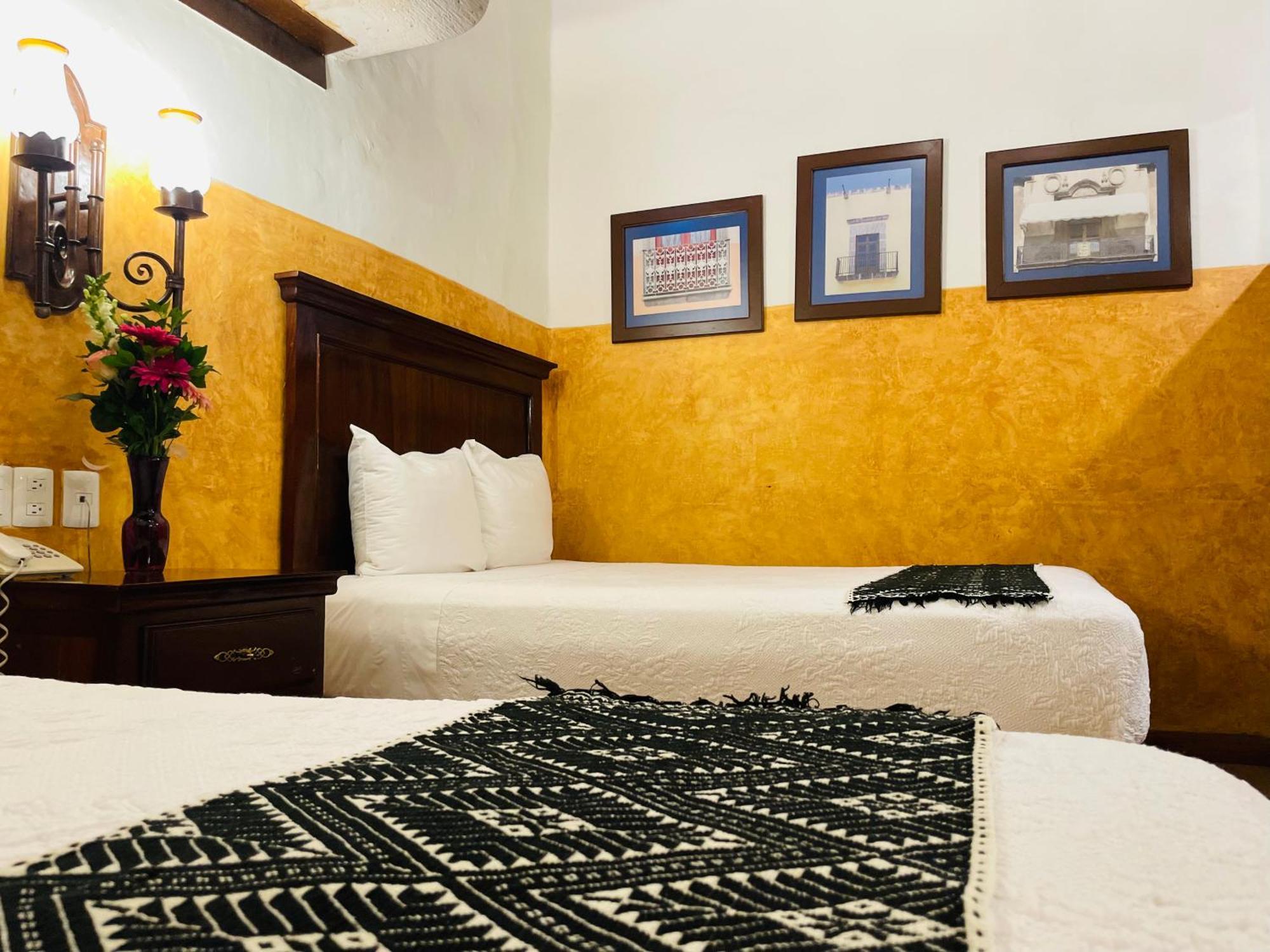 Hotel Historia Morelia Exterior photo