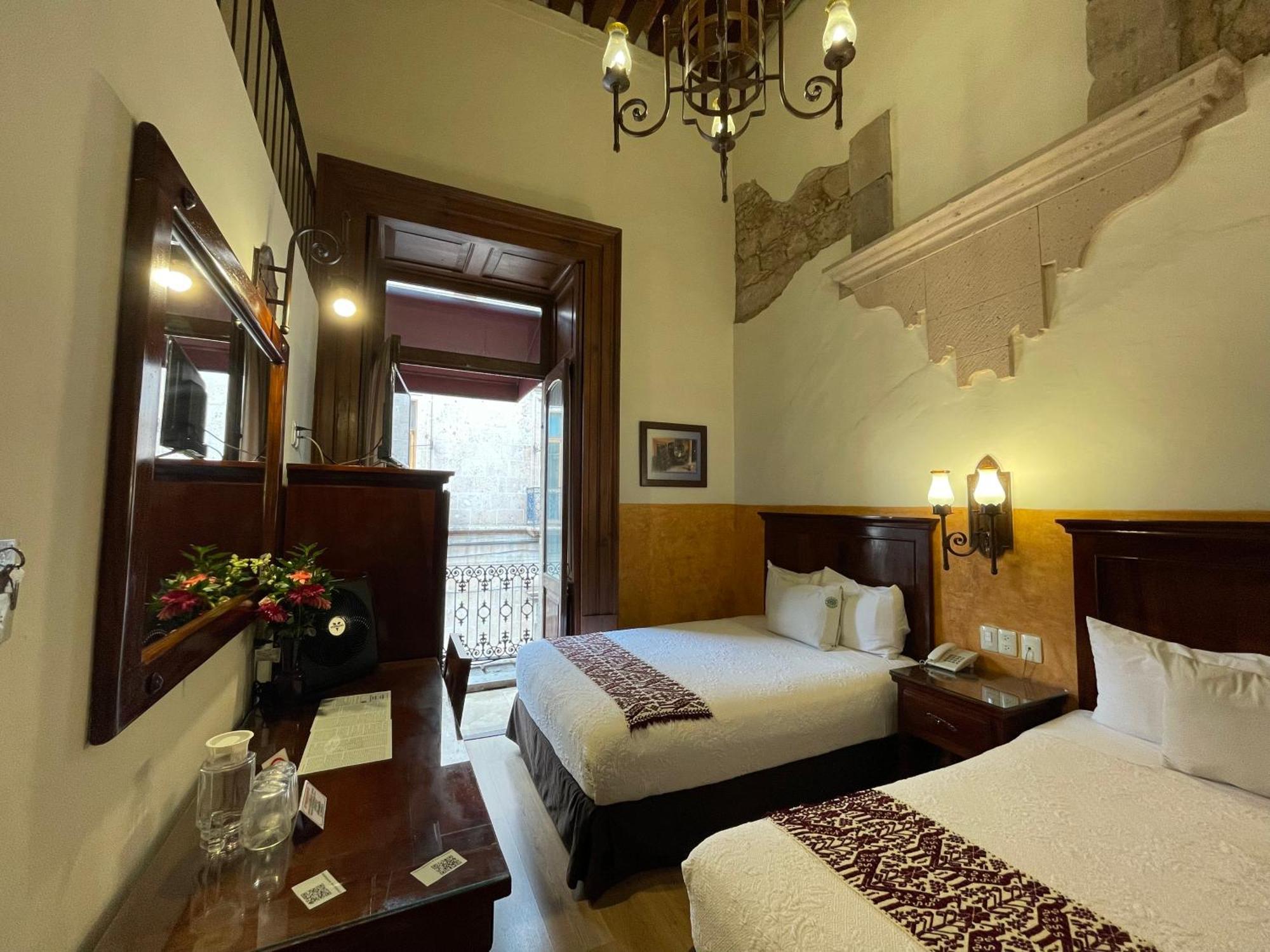 Hotel Historia Morelia Exterior photo