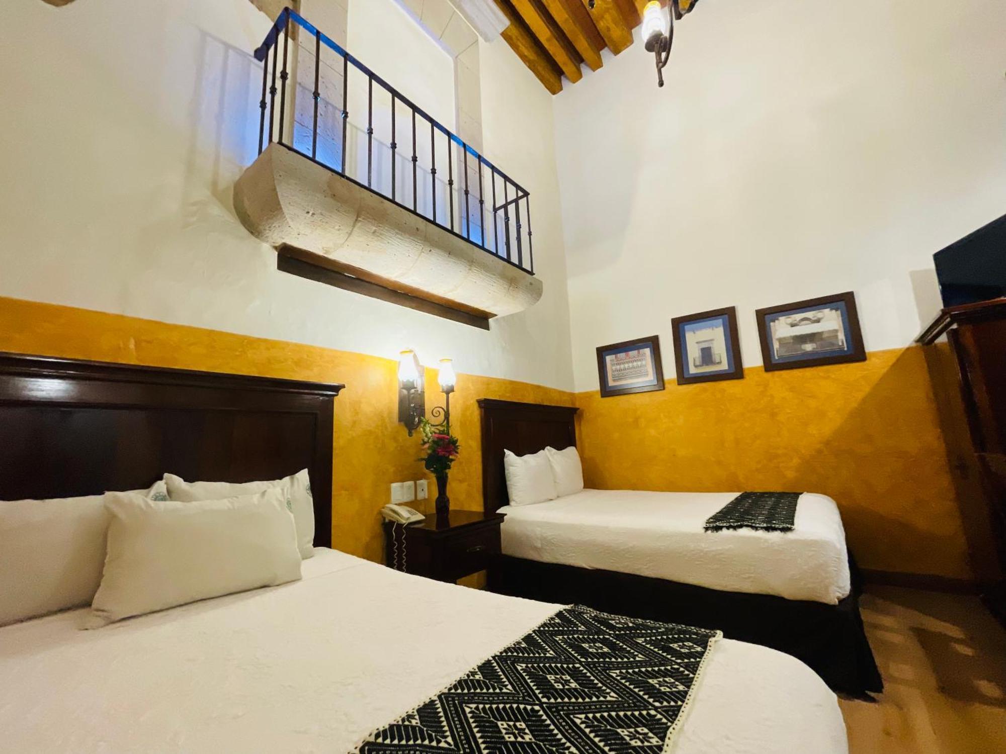 Hotel Historia Morelia Exterior photo