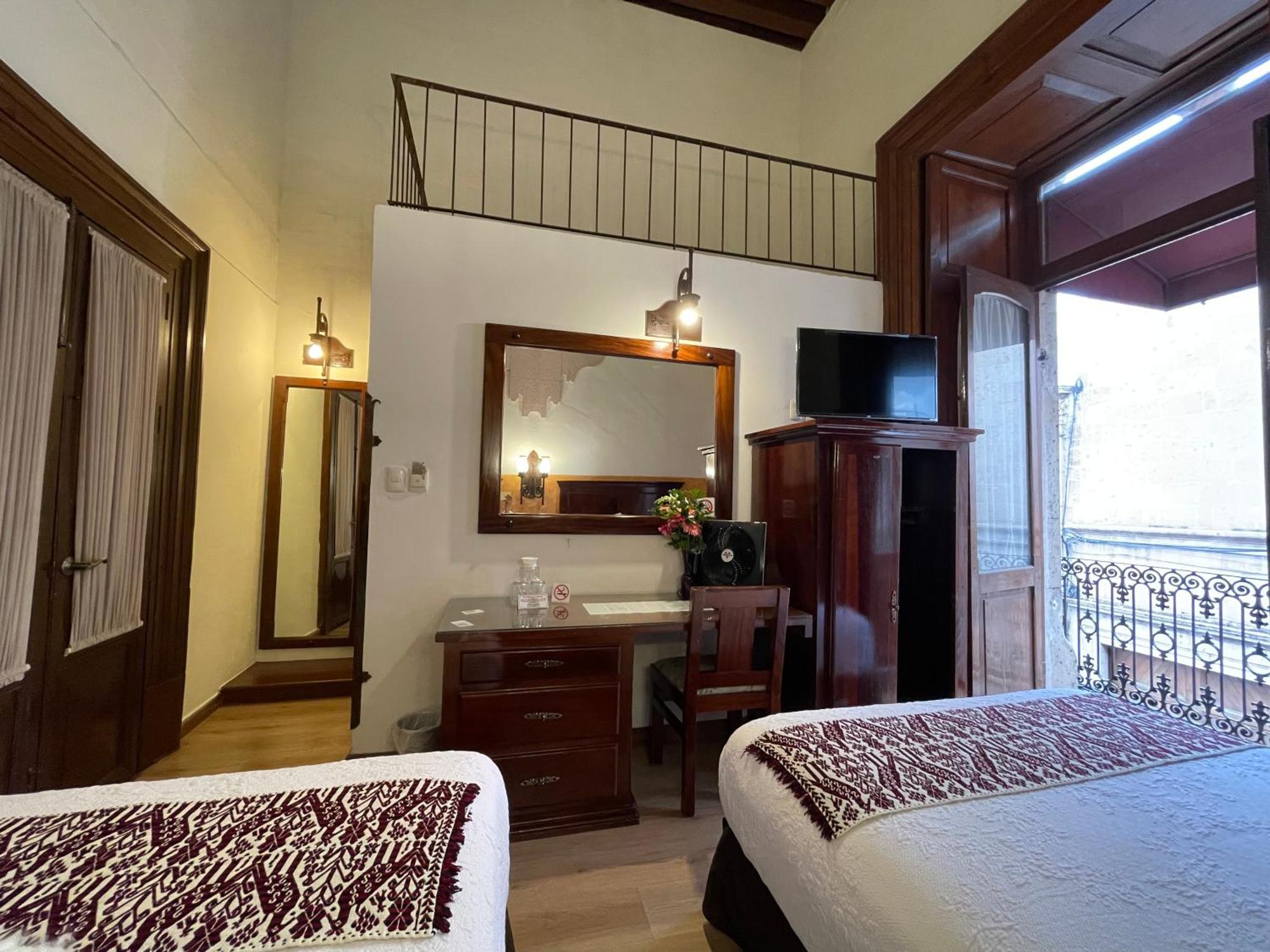 Hotel Historia Morelia Exterior photo