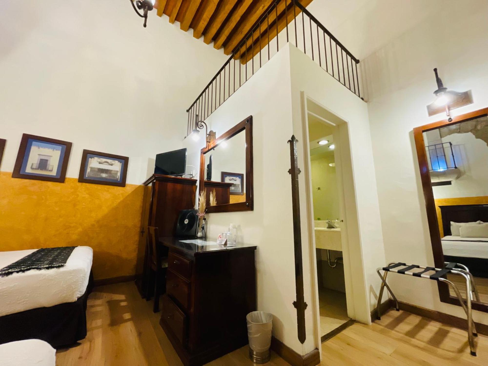 Hotel Historia Morelia Exterior photo